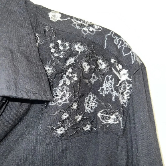 NWT Zara Black Embroidered Button Up Blouse - Picture 3 of 10